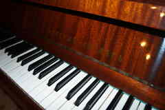 Пианино Красный Октябрь