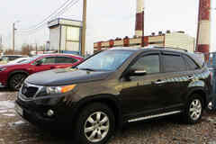 Kia Sorento 2012 года МКПП зеленый металлик внедорожник