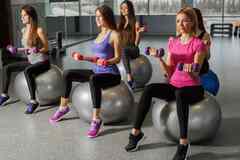 FREE STYLE - женская фитнес тренировка в Новороссийске. Занятия от 2 - 3 раз неделю в малой группе.
