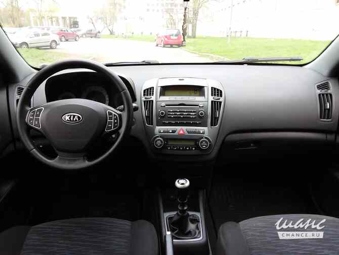 Kia Cee'd 2009 года МКПП черный металлик универсал Санкт-Петербург - изображение 2