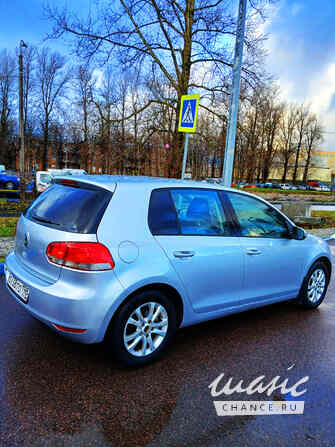 Volkswagen Golf 2011 года МКПП серебристый металлик хэтчбек Санкт-Петербург - изображение 3