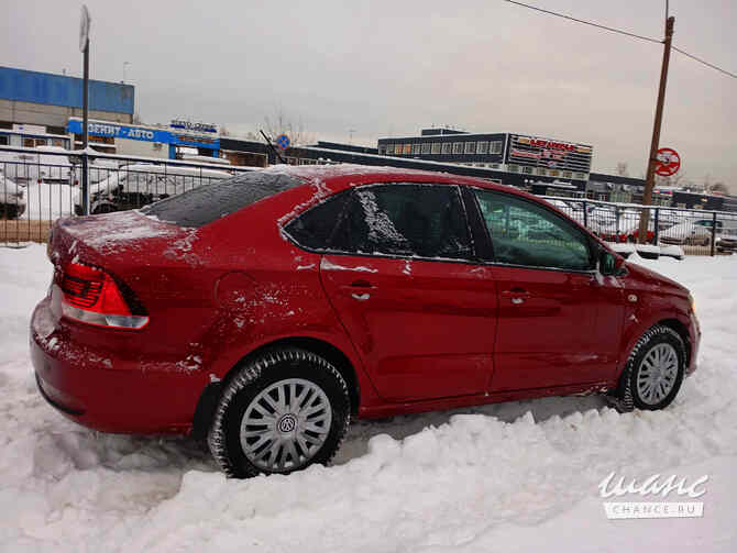 Volkswagen Polo 2015 года АКПП вишневый металлик седан Санкт-Петербург - изображение 4