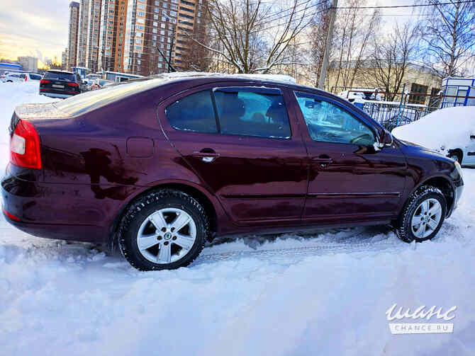 Skoda Octavia 2010 года АКПП вишневый металлик седан Санкт-Петербург - изображение 4