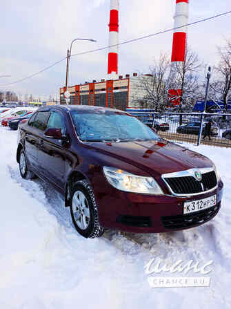 Skoda Octavia 2010 года АКПП вишневый металлик седан Санкт-Петербург - изображение 1