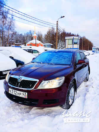 Skoda Octavia 2010 года АКПП вишневый металлик седан Санкт-Петербург - изображение 3