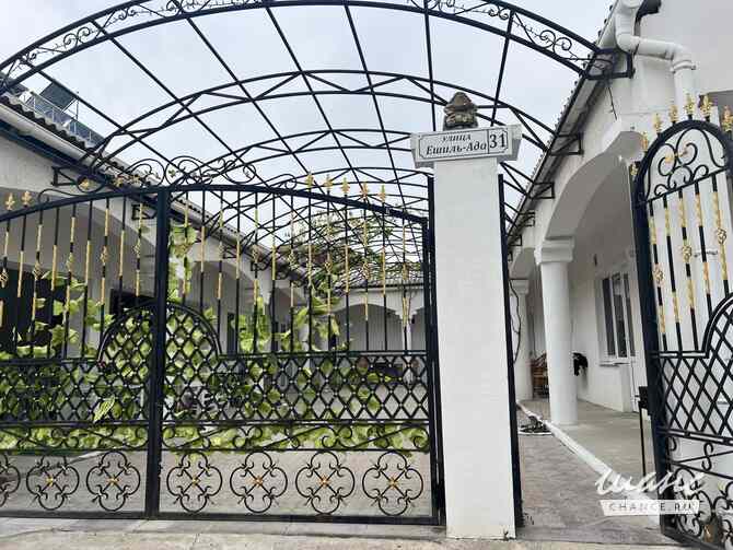 Сдаётся комната 28 м², в 8-к квартире, этаж 1/1 Крым - изображение 4