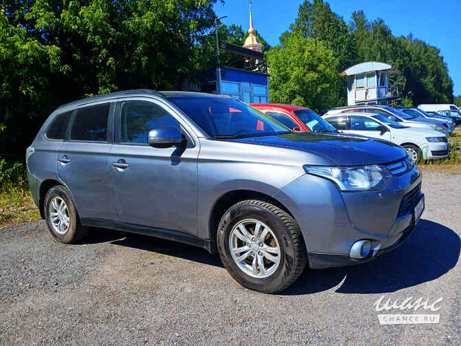 Mitsubishi Outlander 2013 года вариатор серый металлик внедорожник Санкт-Петербург - изображение 1