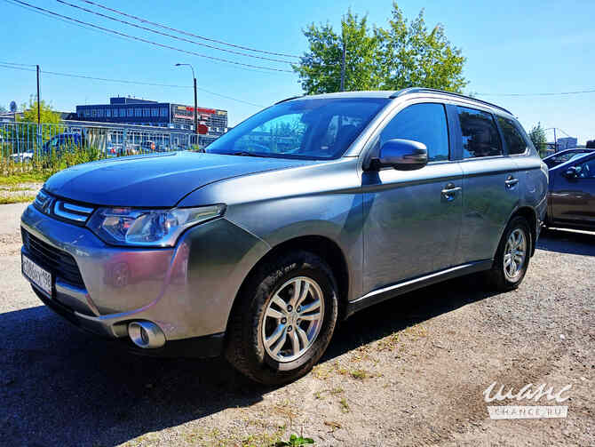 Mitsubishi Outlander 2013 года вариатор серый металлик внедорожник Санкт-Петербург - изображение 2