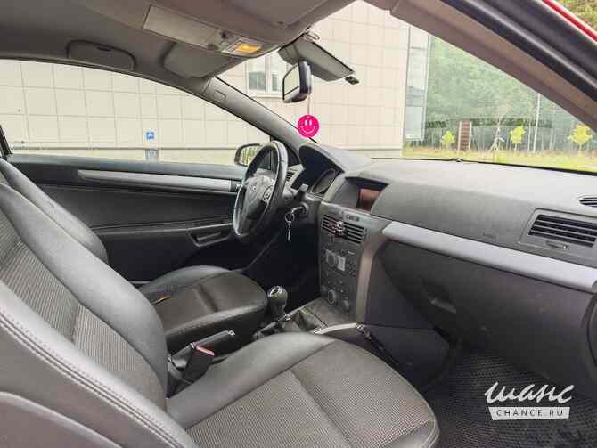 Opel Astra GTC 2006 года МКПП красный хэтчбек Санкт-Петербург - изображение 3