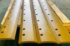 Ножи отвалов автогрейдеров