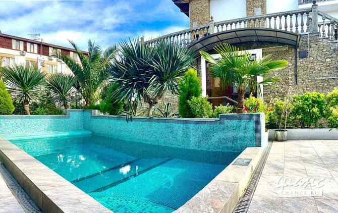 Апартаменты с теплым бассейном в центре Сириуса Сочи - изображение 1