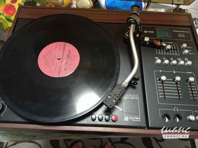 Продаю бабинный магнитофон + пригрывател+наушники,бабины Санкт-Петербург - изображение 4