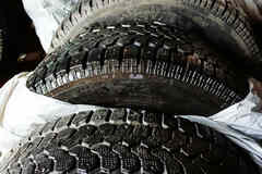 Шины 215-65-15 зима.