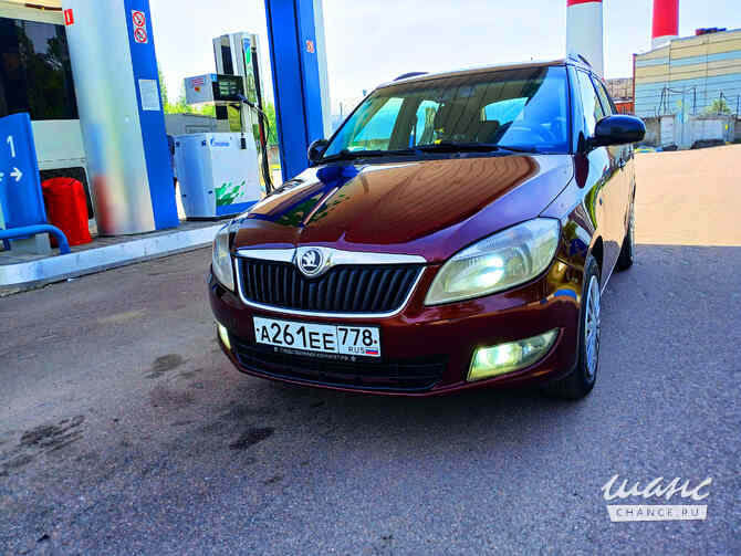 Skoda Fabia 2013 года МКПП бордовый металлик универсал Санкт-Петербург - изображение 2