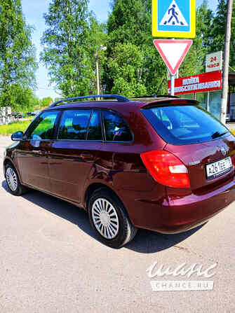 Skoda Fabia 2013 года МКПП бордовый металлик универсал Санкт-Петербург - изображение 3