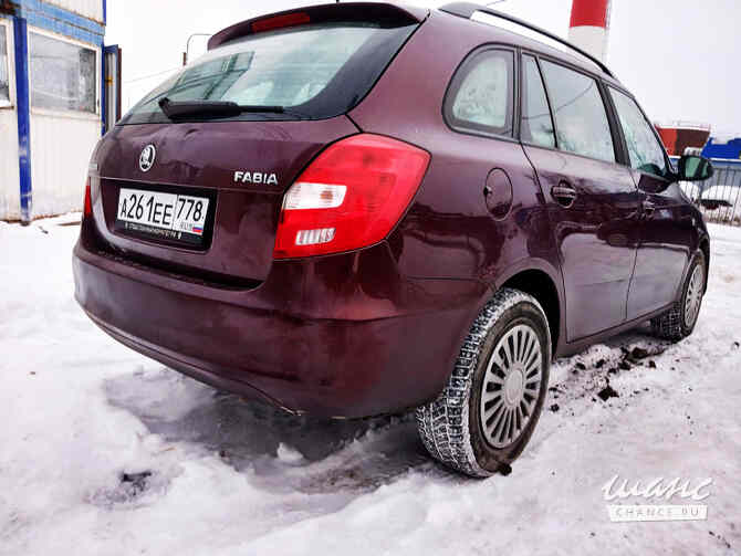 Skoda Fabia 2013 года МКПП бордовый металлик универсал Санкт-Петербург - изображение 3