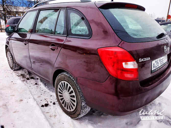 Skoda Fabia 2013 года МКПП бордовый металлик универсал Санкт-Петербург - изображение 4