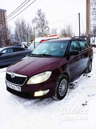 Skoda Fabia 2013 года МКПП бордовый металлик универсал Санкт-Петербург - изображение 2