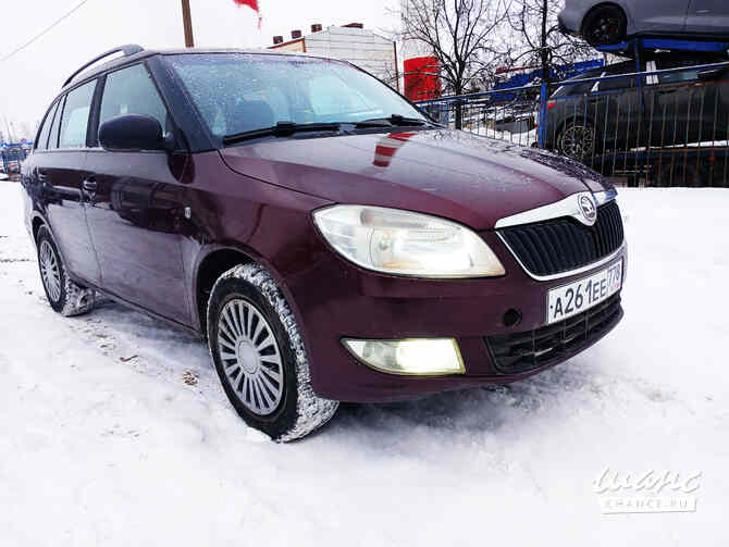 Skoda Fabia 2013 года МКПП бордовый металлик универсал Санкт-Петербург - изображение 1