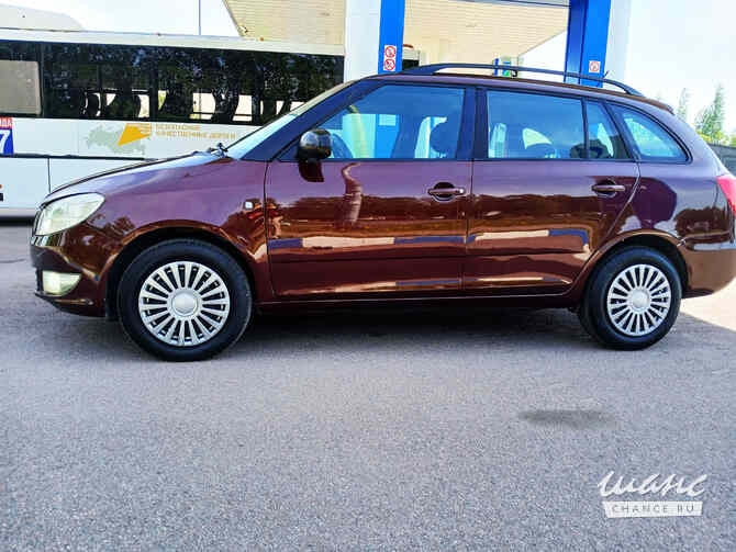 Skoda Fabia 2013 года МКПП бордовый металлик универсал Санкт-Петербург - изображение 6