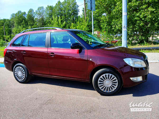 Skoda Fabia 2013 года МКПП бордовый металлик универсал Санкт-Петербург - изображение 4