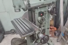 Продам вертикальный фрезерный станок