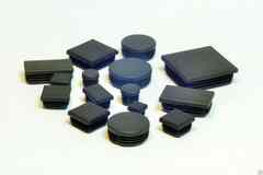 Пластиковые заглушки для металлических труб.