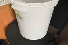 Бак пластиковый с крышкой 30 литров