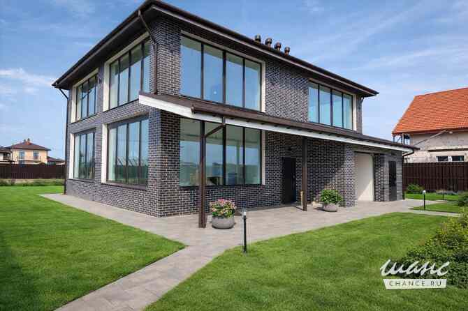 Коттедж 261 м², Писателя Михаила Чулаки улица Гатчина - изображение 1