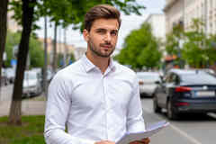 Что входит в услуги по продаже недвижимости?