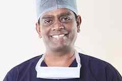 Операция по замене тазобедренного сустава в Бирмингеме у доктора Виджая Бозе.