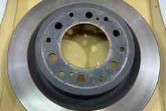 Тормозные передние диски Toyota LC300