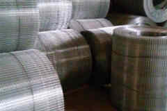 Сетка сварная оцинкованная в рулонах