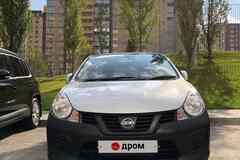 Nissan AD 2018 года вариатор серебристый металлик универсал