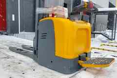 Штабелер электрический самоходный 1,5 т 5,6 м