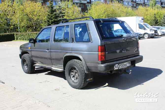 Nissan Terrano 1, 2,7TD 1993, МКПП Санкт-Петербург - изображение 4