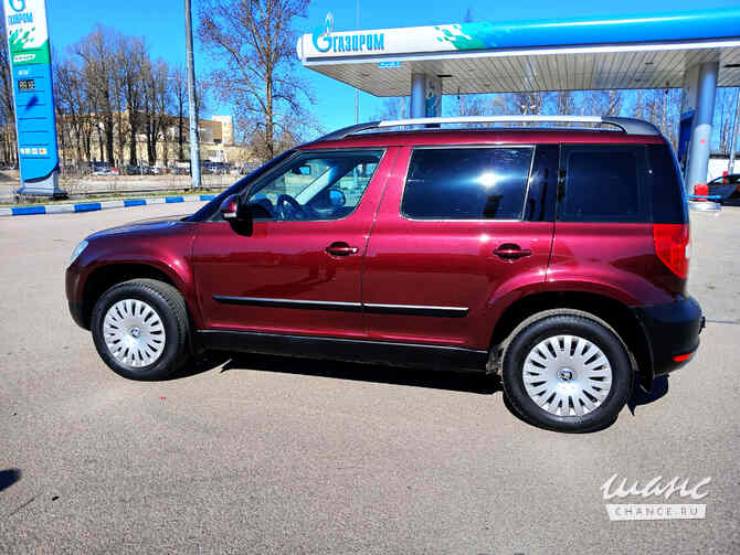 Skoda Yeti 2012 года МКПП красный металлик внедорожник Санкт-Петербург - изображение 4