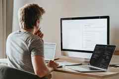 Вакансия оператора чата и live трансляций (Удаленная работа)