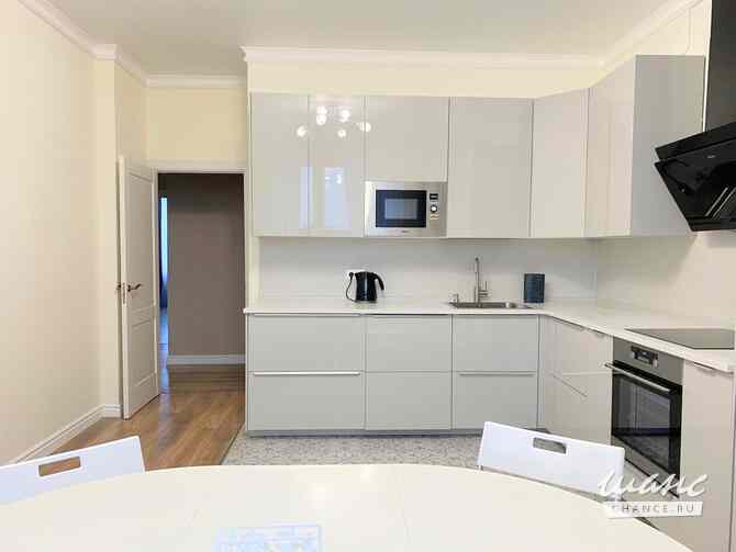 Сдаётся 2-к квартира, 66 м², этаж 5/10 Коммунарка - изображение 1