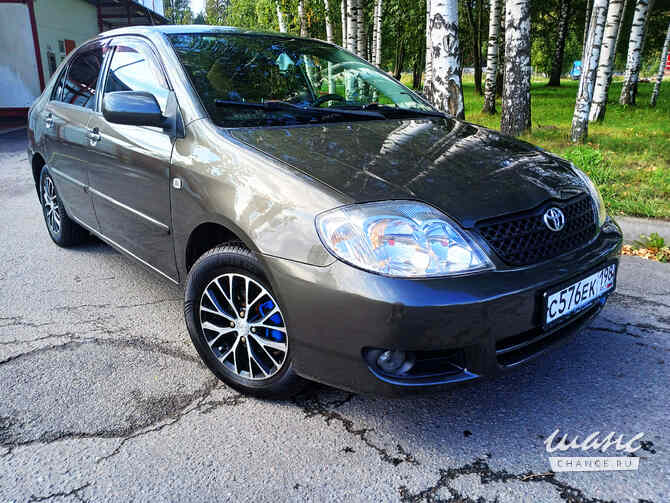 Toyota Corolla 2004 года МКПП серый металлик седан Санкт-Петербург - изображение 2