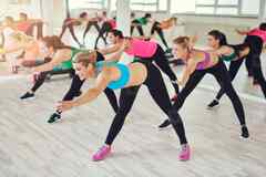 Фитнес для женщин в Новороссийске. Групповые кардио тренировки, похудение, растяжка, танцы